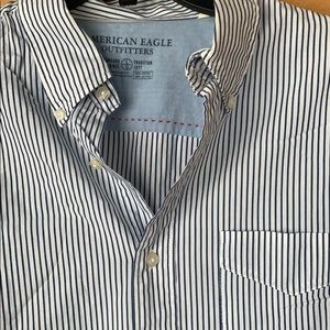 American eagle striped shirt! Love this print!
